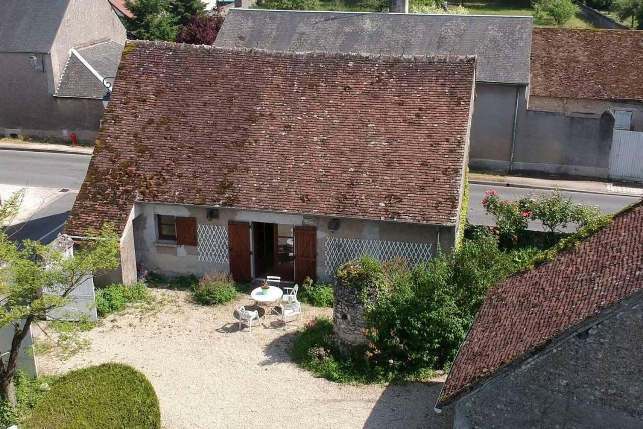 Готель La Boisselee Saint-Dye-sur-Loire Екстер'єр фото