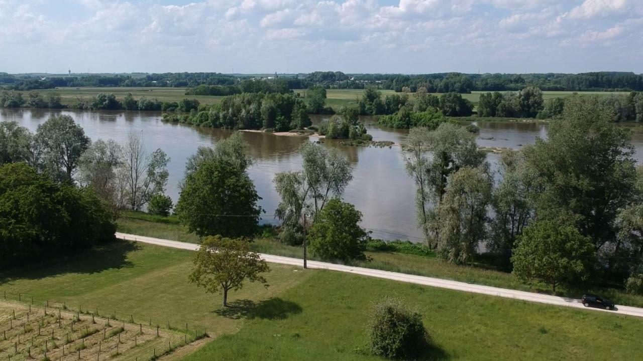 Готель La Boisselee Saint-Dye-sur-Loire Екстер'єр фото